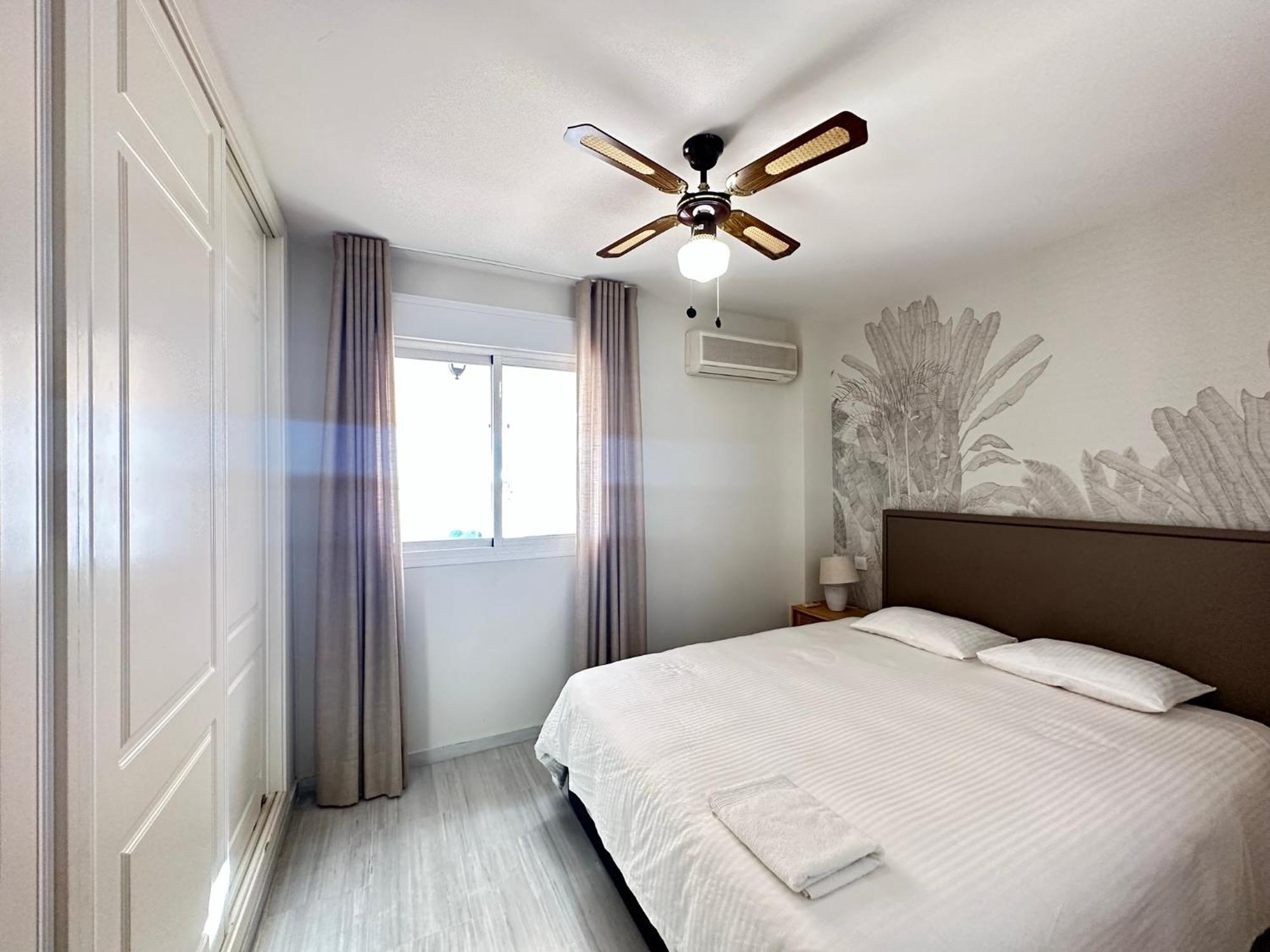 Апартаменты 2 Bed Penthouse With Sea View Торремолинос Экстерьер фото